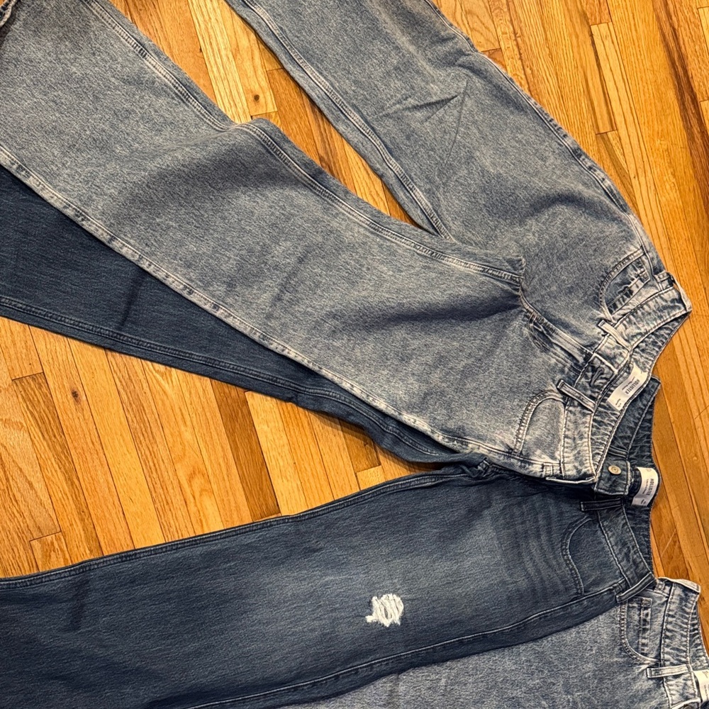 Hollister Low-Rise Baggy Jeans in Blue